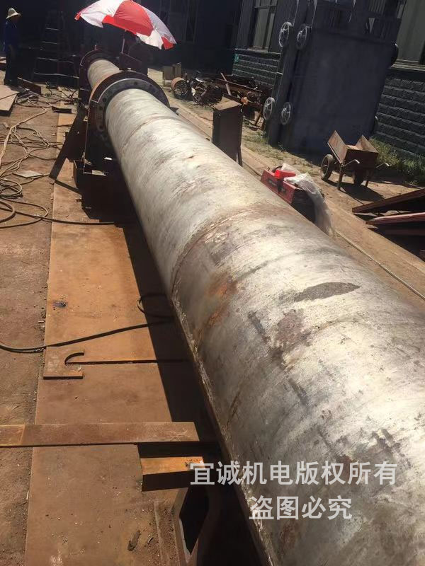 貴州鋼壩制作現(xiàn)場.jpg